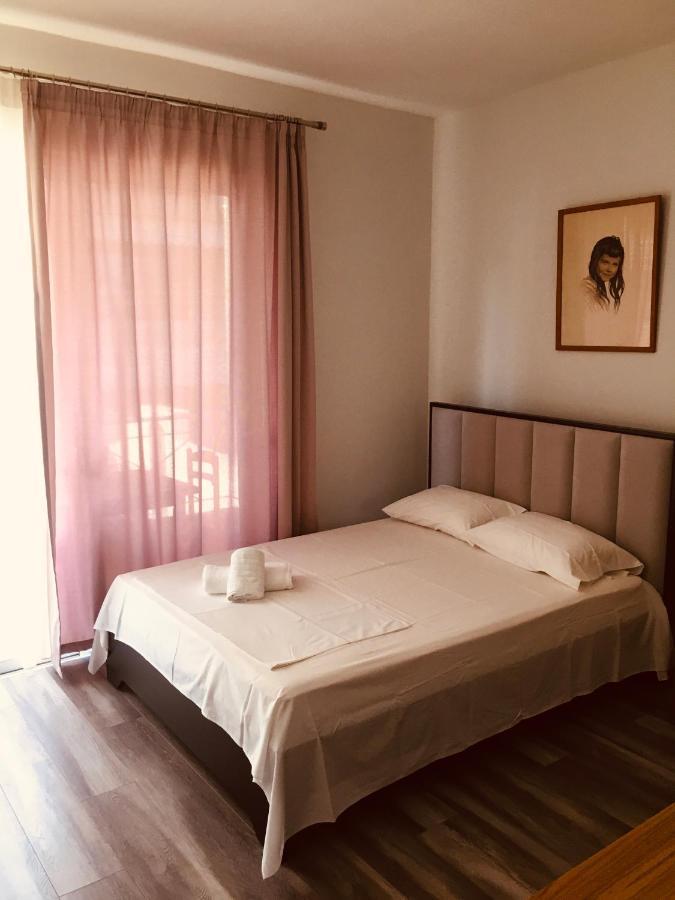 Irini Boutique Rooms!!! 히마레 외부 사진